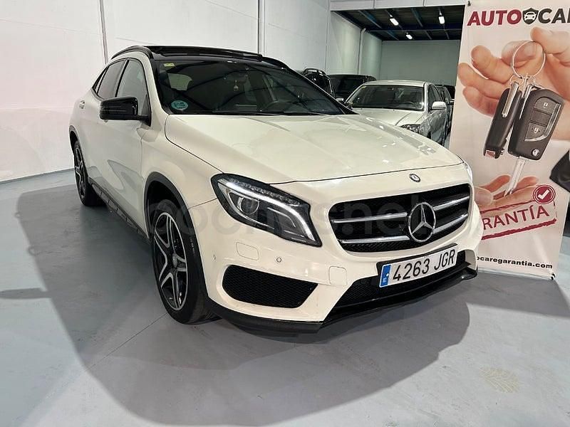 Usado Mercedes GLA220 AMG line 170 CV (125 kW) 2015 Blanco SUV