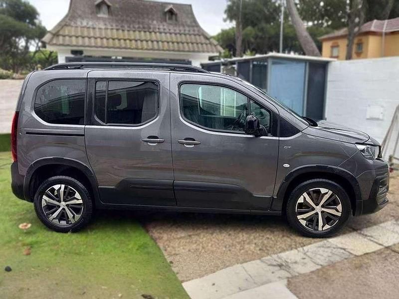 Usado Peugeot Rifter GT-line 99 CV (72 kW) 2022 Gris Monovolumen