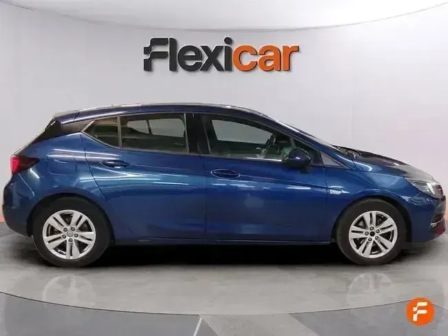 Usado Opel Astra Business Elegance 130 CV (95 kW) 2020 Azul Berlina