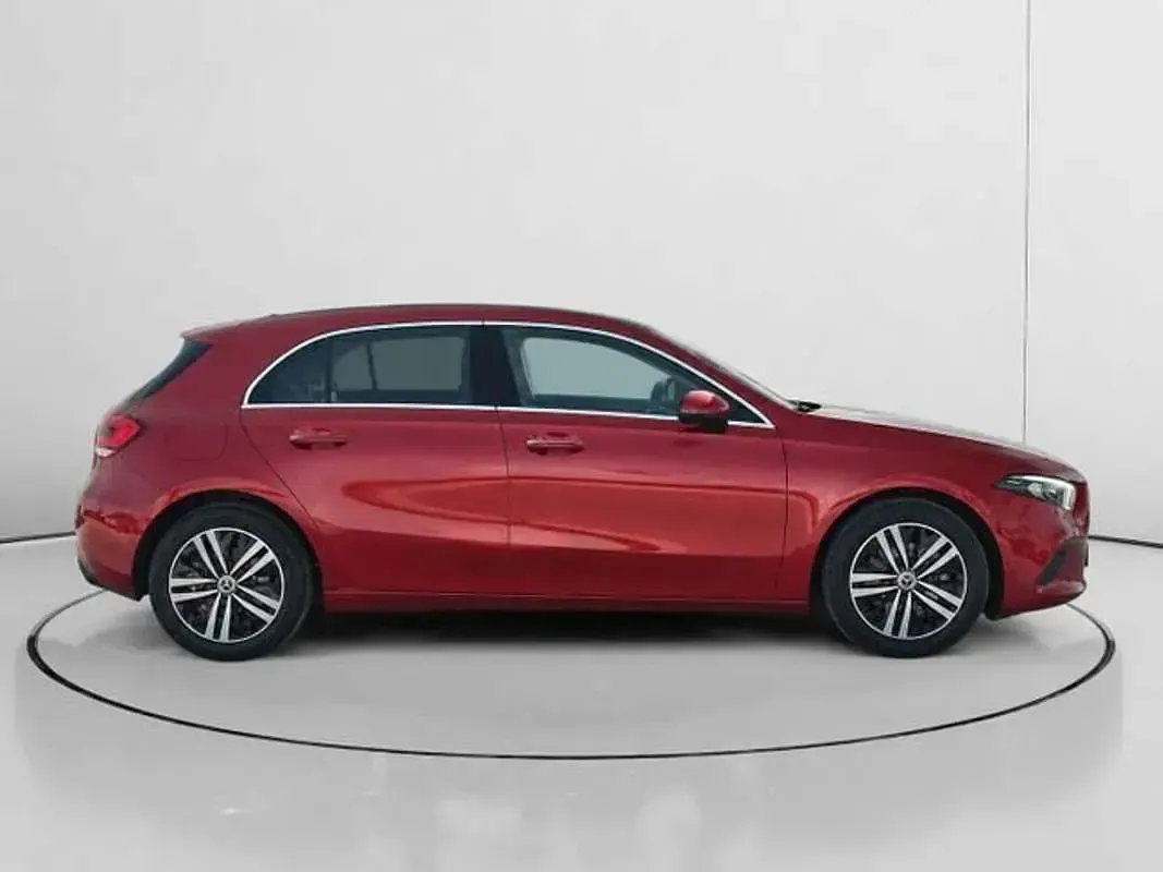 Usado Mercedes A250 218 CV (160 kW) 2022 Rojo Utilitario
