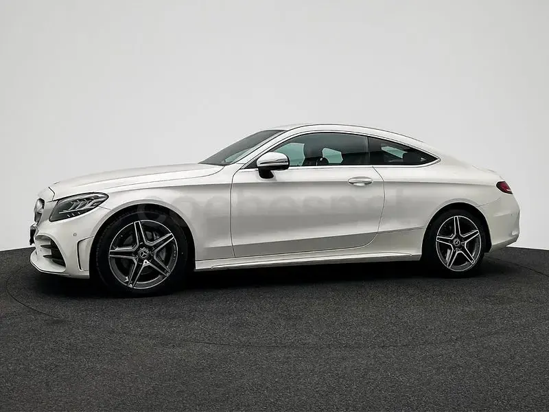 Usado Mercedes C200 184 CV (135 kW) 2023 Blanco Coupe