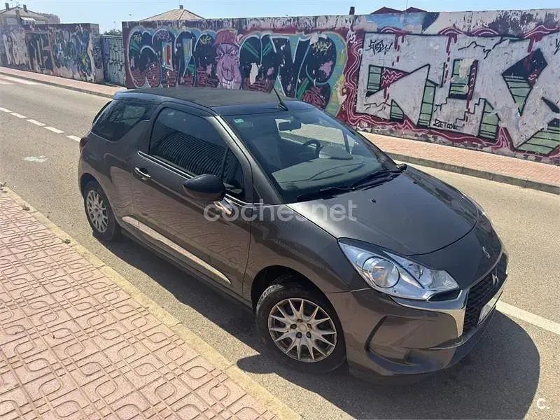 Usado DS Automobiles DS3 130 CV (95 kW) 2018 Gris / plata Descapotable