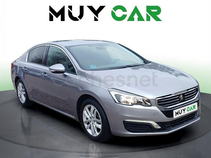 Usado Peugeot 508 Active 120 CV (88 kW) 2017 Gris / plata Berlina