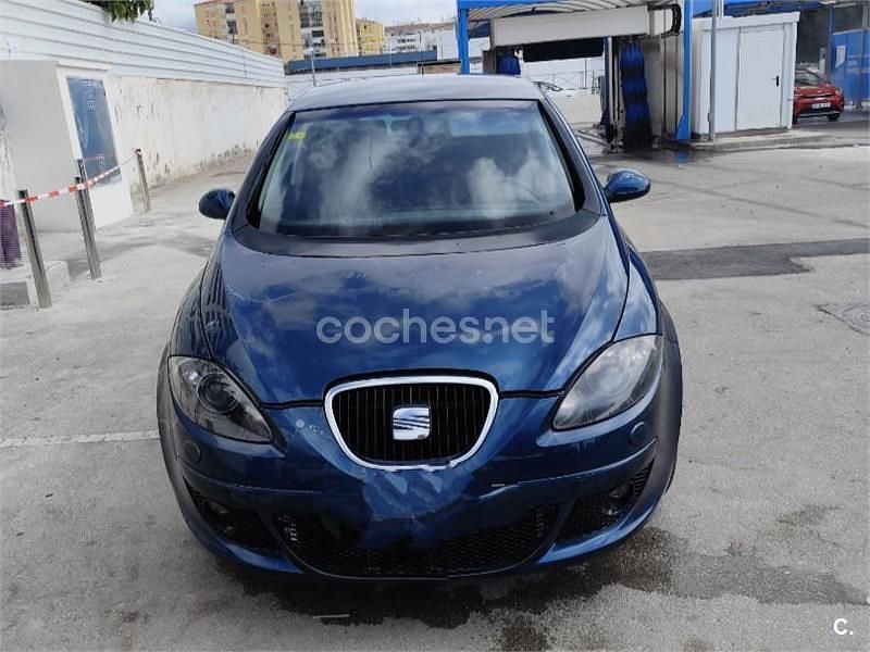 Usado Seat Toledo Stylance 105 CV (77 kW) 2006 Azul Utilitario