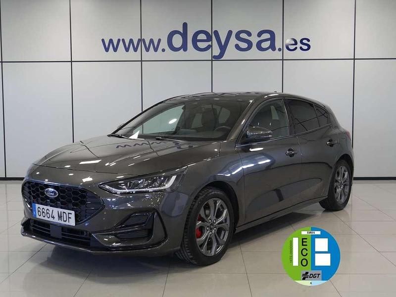 Usado Ford Focus ST-Line 125 CV (91 kW) 2023 Gris Utilitario