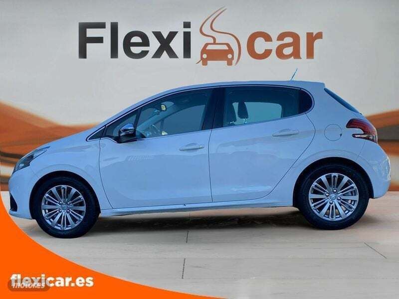 Usado Peugeot 208 Allure 110 CV (80 kW) 2016 Blanco Utilitario