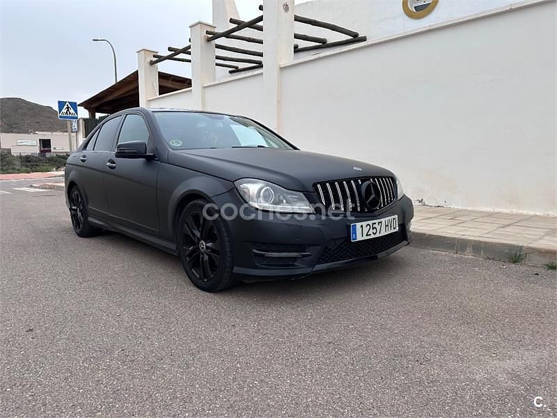 Usado Mercedes C200 136 CV (100 kW) 2013 Negro Berlina