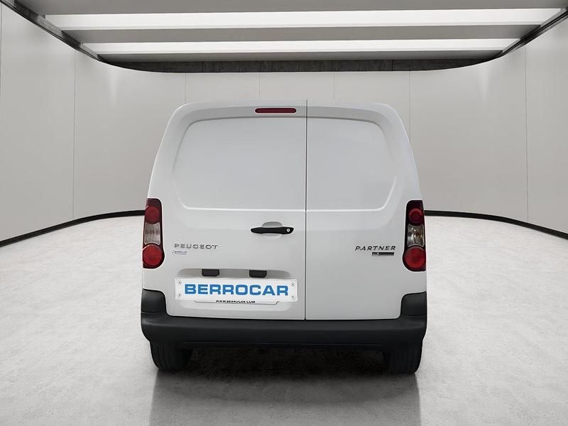 Usado Peugeot Partner 49 kW (67 CV) 2018 Blanco Monovolumen