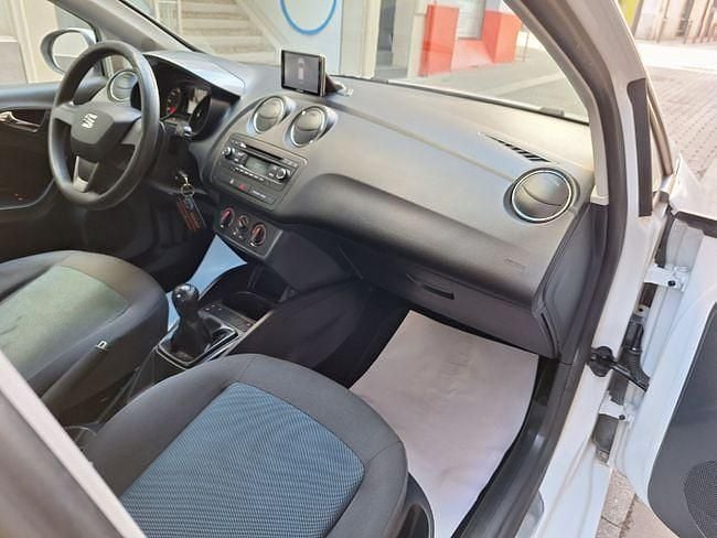 Usado Seat Ibiza I-Tech 70 CV (51 kW) 2014 Blanco