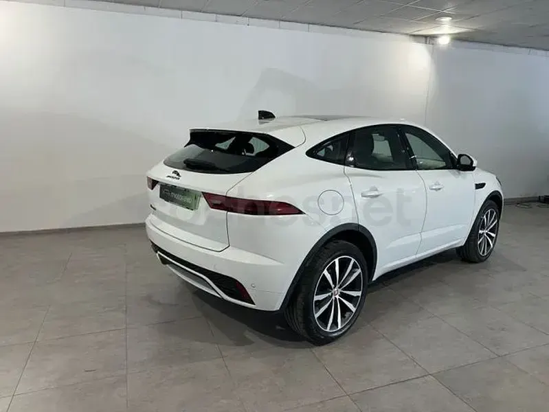 Usado Jaguar E-Pace R-Dynamic 163 CV (119 kW) 2021 Blanco SUV