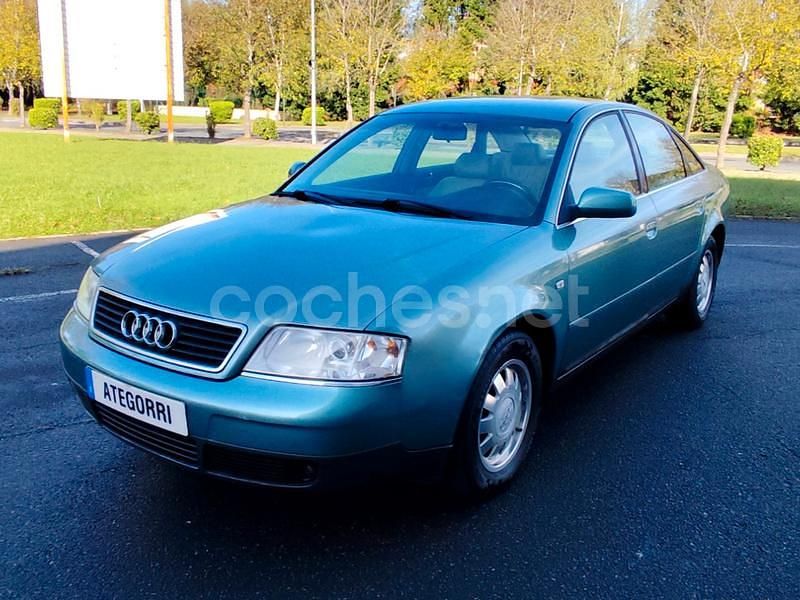 Usado Audi A6 Premium 150 CV (110 kW) 2002 Azul Berlina