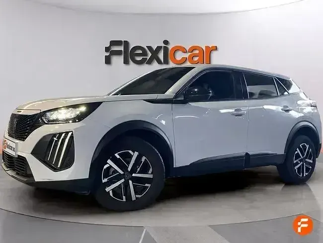 Usado Peugeot 2008 Active 100 CV (73 kW) 2023 Blanco SUV