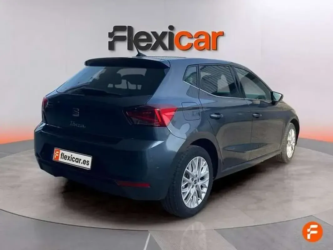 Usado Seat Ibiza 115 CV (84 kW) 2024 Gris Utilitario