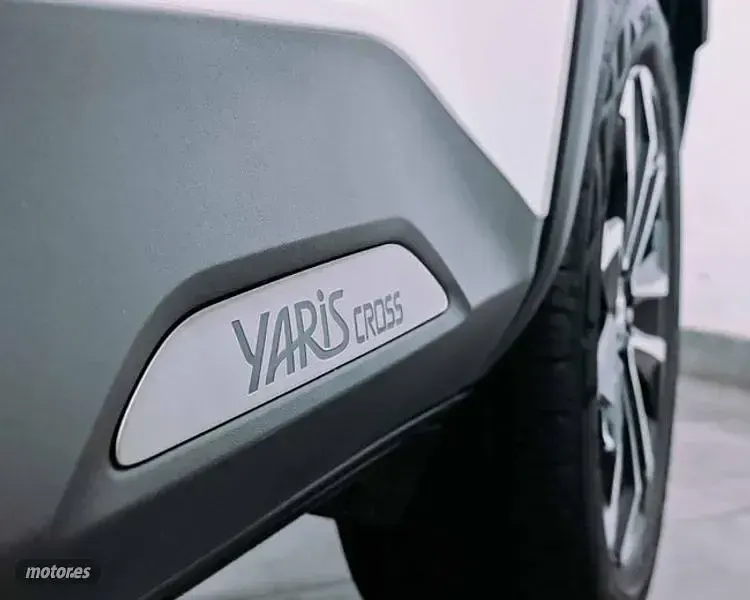 Usado Toyota Yaris Cross Active 116 CV (85 kW) 2022 Blanco SUV