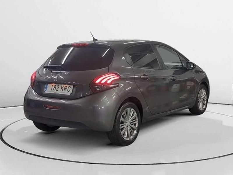 Usado Peugeot 208 Signature Sky 82 CV (60 kW) 2018 Gris Utilitario