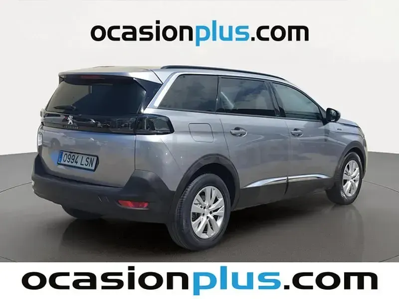 Usado Peugeot 5008 Style 130 CV (95 kW) 2021 Gris / plata SUV