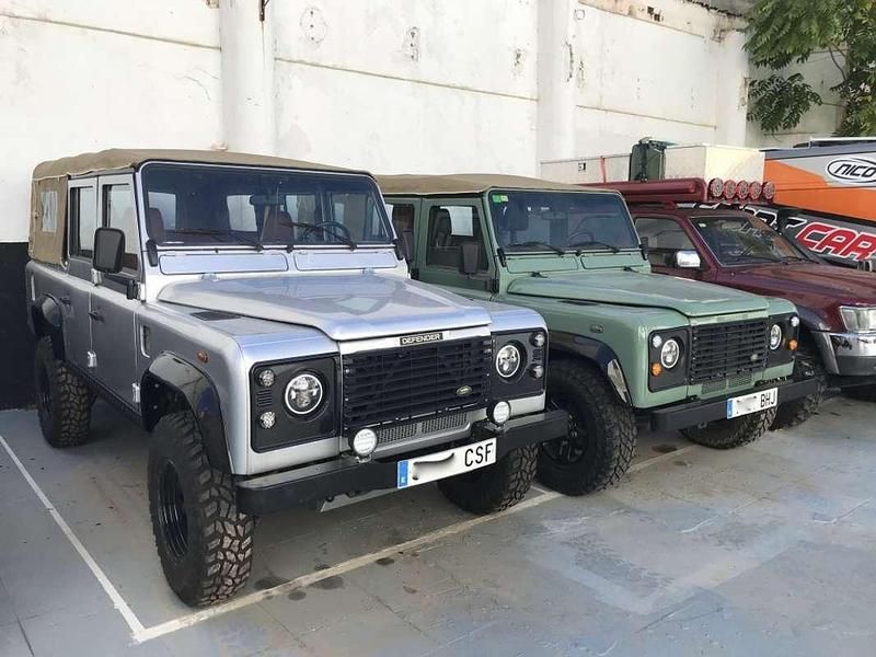 Usado Land Rover Defender 122 CV (89 kW) 2000 Plateado SUV