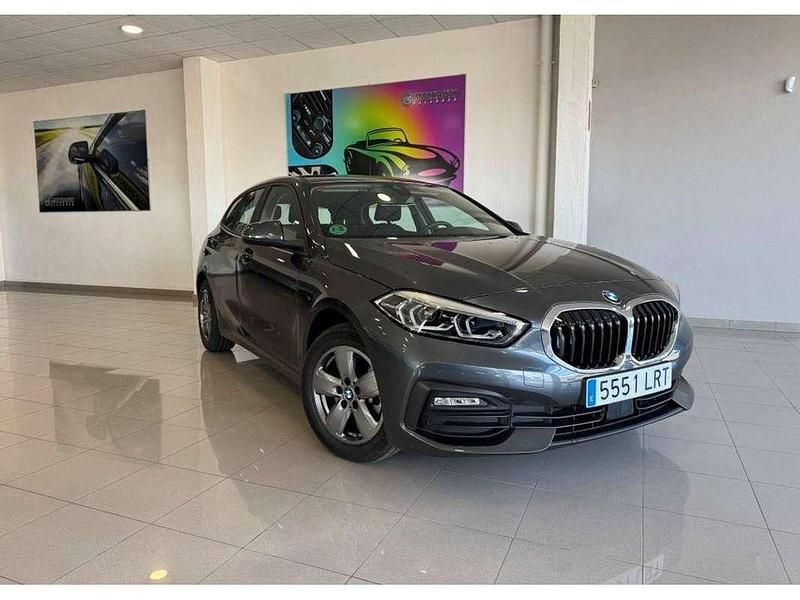 Usado BMW 116 Comfort Edition 116 CV (85 kW) 2021 Gris Utilitario