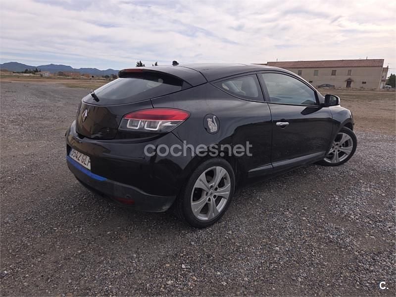 Usado Renault Mégane Dynamique 130 CV (95 kW) 2009 Negro Berlina