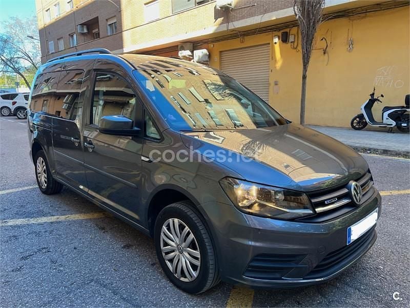 Gris / plata Usado 2018 VW Caddy Maxi Trendline Monovolumen | 15.990 € (Caro) - Imagen 1/4