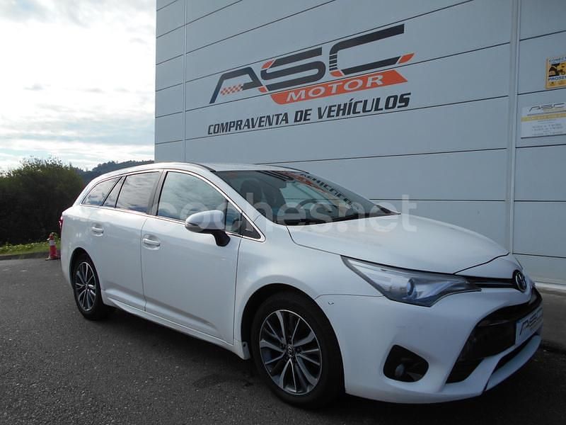 Blanco Usado 2016 Toyota Avensis Advance Familiar | 12.999 € (Un poco caro) - Imagen 1/4