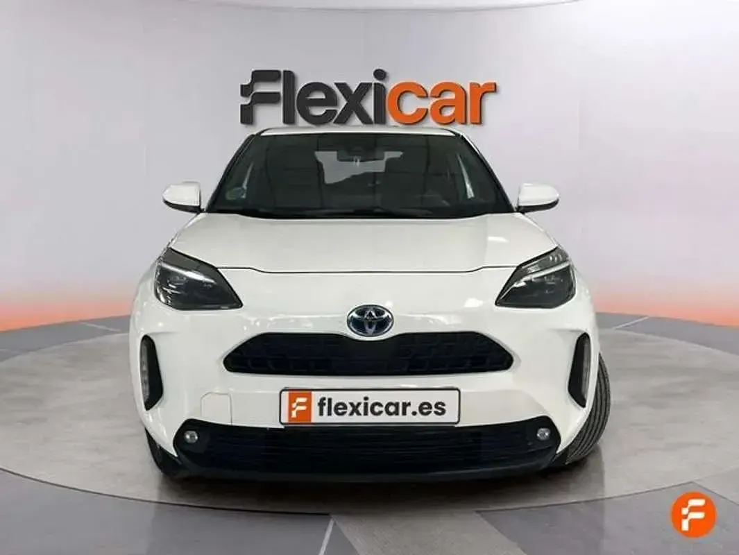 Usado Toyota Yaris Cross Style 116 CV (85 kW) 2024 Blanco SUV