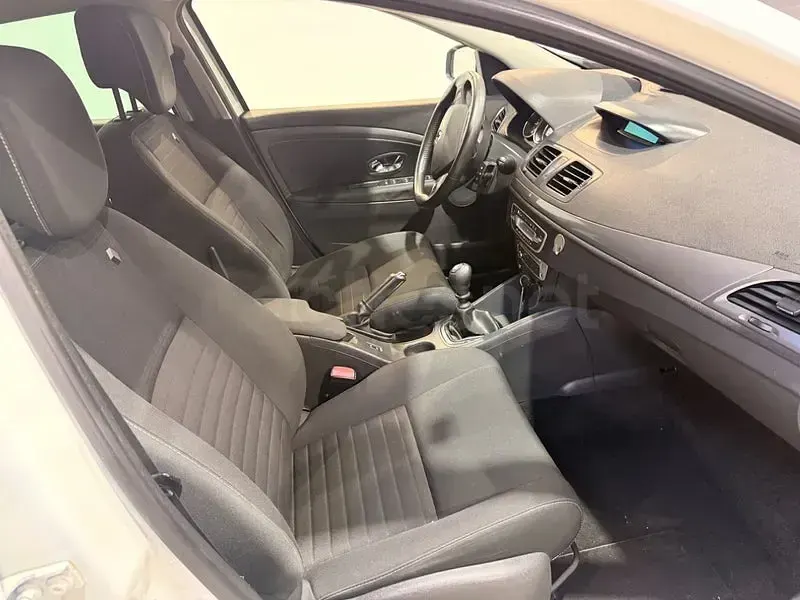 Usado Renault Mégane Intens 95 CV (69 kW) 2015 Blanco Berlina