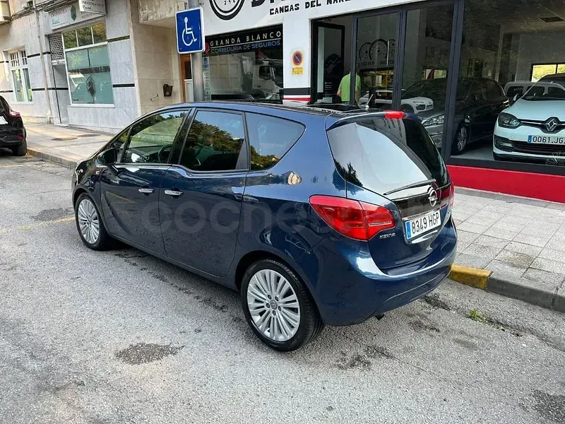 Usado Opel Meriva Cosmo 110 CV (80 kW) 2011 Azul Monovolumen