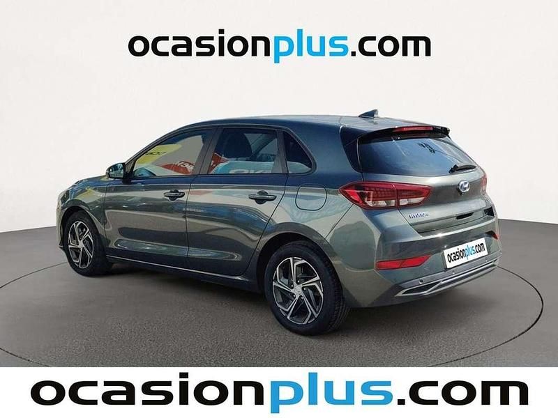 Usado Hyundai i30 120 CV (88 kW) 2022 Gris Utilitario
