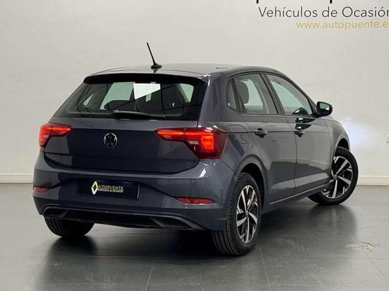Usado VW Polo Life 95 CV (69 kW) 2022 Gris Berlina