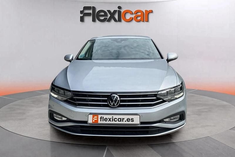 Usado VW Passat Business 150 CV (110 kW) 2021 Gris Berlina