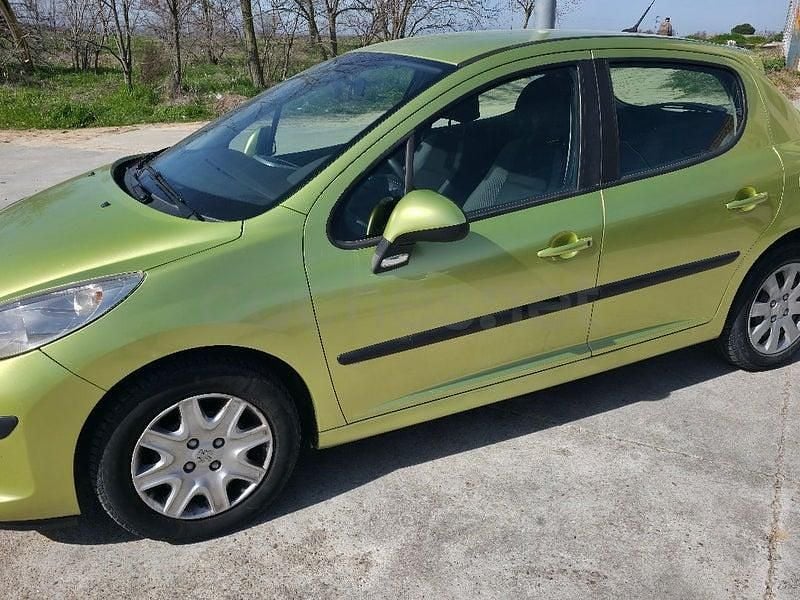 Usado Peugeot 207 75 CV (55 kW) 2007 Verde Berlina