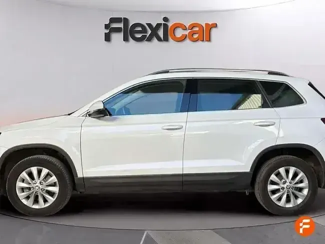 Usado Skoda Karoq Ambition 115 CV (84 kW) 2023 Blanco SUV
