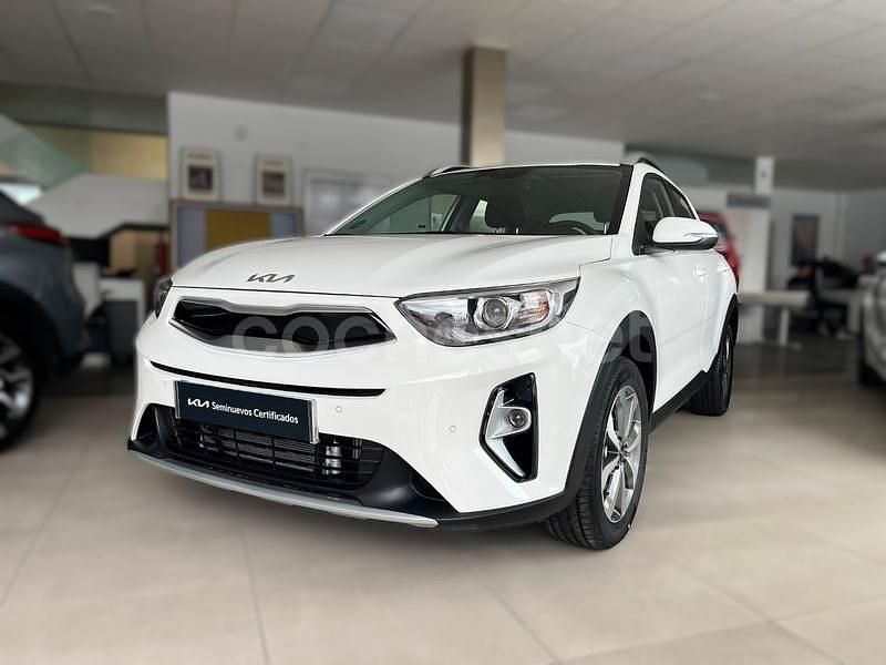 Usado Kia Stonic 101 CV (74 kW) 2025 Blanco SUV