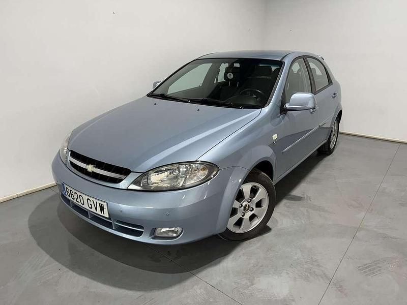 Blanco Usado 2010 Chevrolet Lacetti SX Berlina | 4099 € (Precio justo) - Imagen 1/4