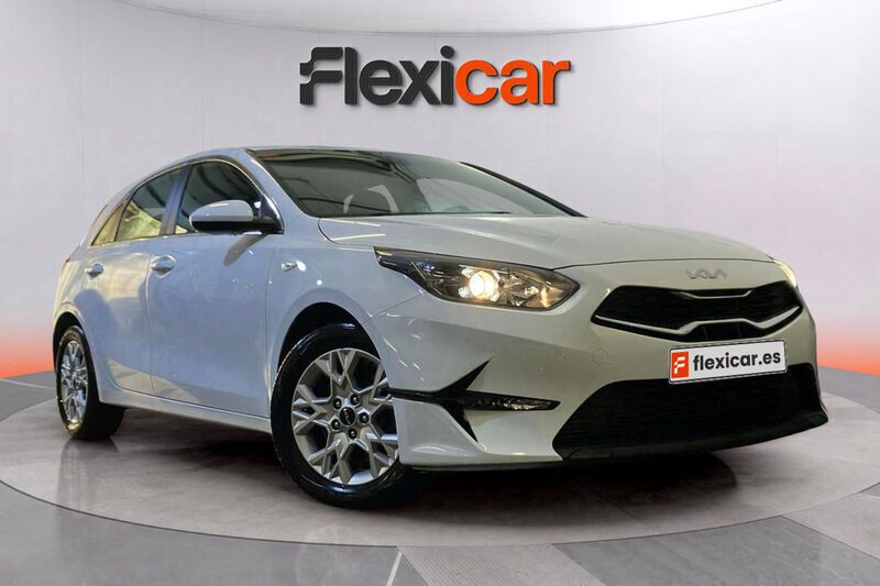 Blanco Usado 2022 Kia Ceed Berlina | 14.890 € (Precio justo) - Imagen 1/4
