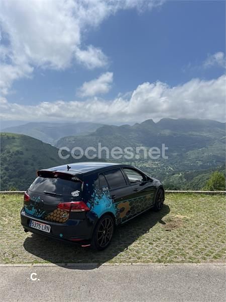 Usado VW Golf VII 110 CV (80 kW) 2016 Negro Berlina