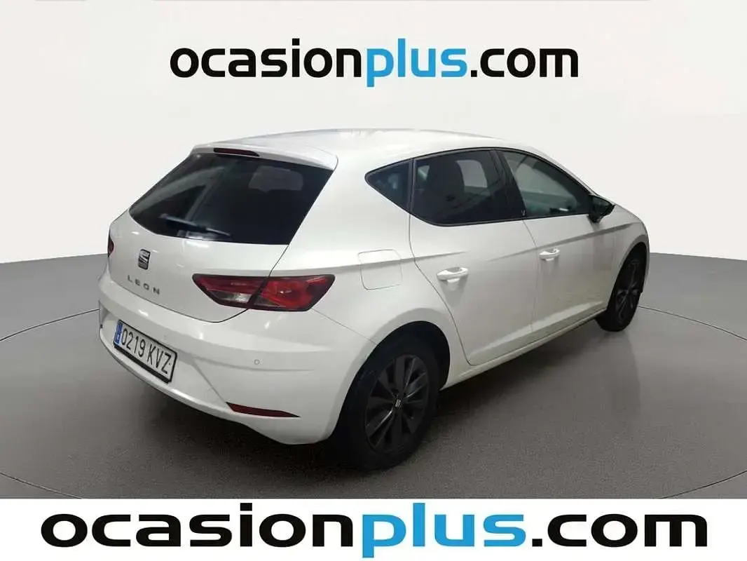 Usado Seat Leon Style 116 CV (85 kW) 2019 Blanco Utilitario