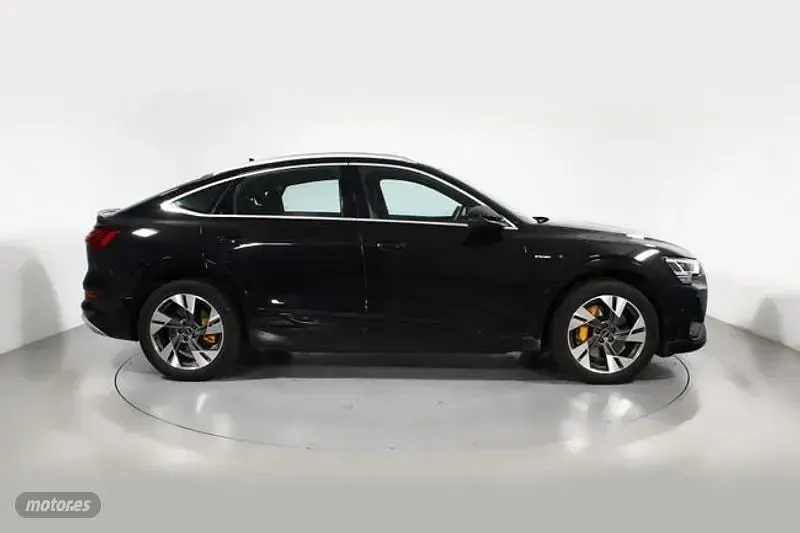 Usado Audi e-tron Sportback S-Line 300 kW (408 CV) 2022 Negro SUV