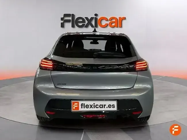 Usado Peugeot 208 Allure 100 CV (73 kW) 2025 Gris Utilitario