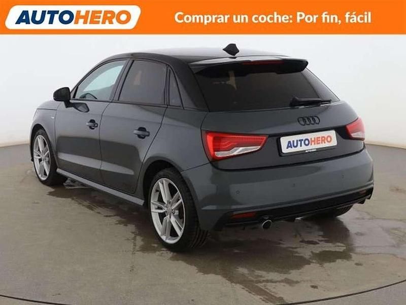 Usado Audi A1 Sportback Attraction 116 CV (85 kW) 2018 Gris Utilitario