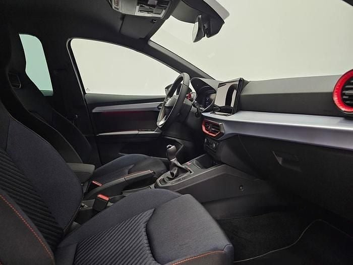 Usado Seat Ibiza FR 115 CV (84 kW) 2025 Blanco Utilitario