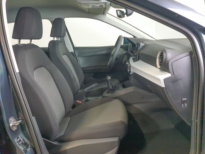 Używany Seat Arona Reference 95 KM (69 kW) 2024 Szary SUV