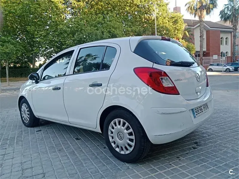 Usado Opel Corsa Selective 95 CV (69 kW) 2014 Blanco Utilitario