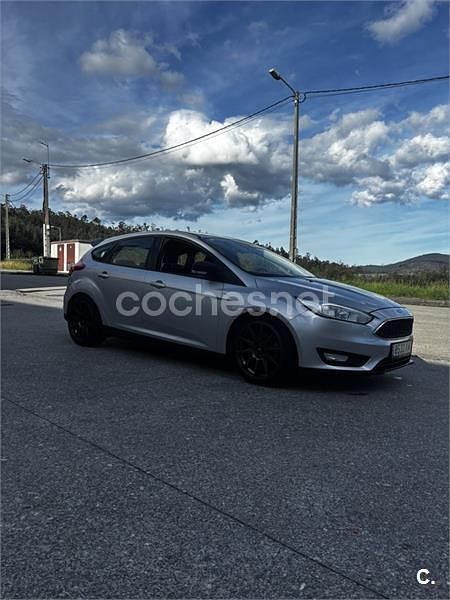 Usado Ford Focus Titanium 120 CV (88 kW) 2018 Gris / plata Berlina