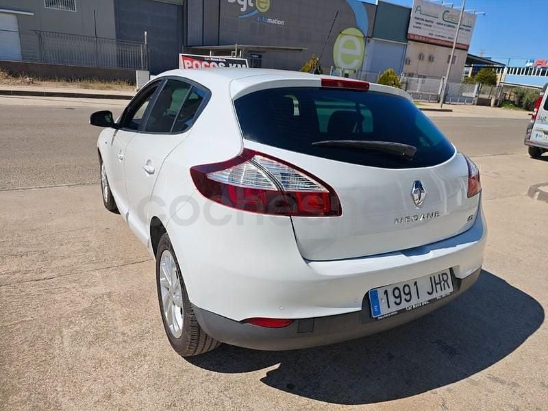 Usado Renault Mégane Bose Edition 110 CV (80 kW) 2015 Blanco Berlina