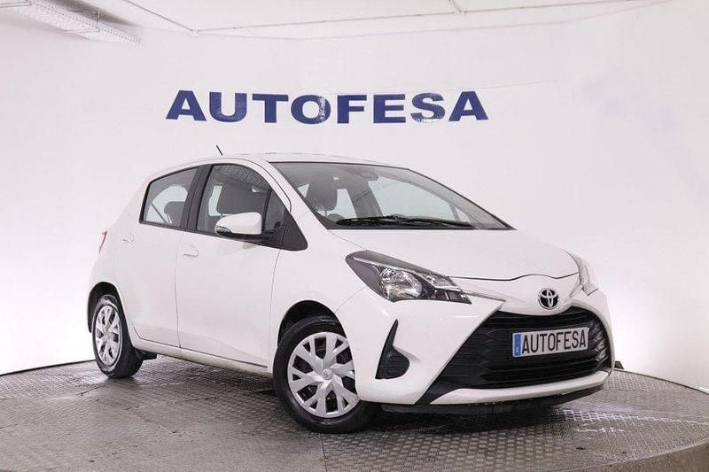 Usado Toyota Yaris City 70 CV (51 kW) 2017 Blanco Berlina