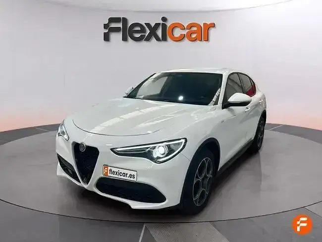 Usado Alfa Romeo Stelvio Sprint 200 CV (147 kW) 2021 Blanco SUV