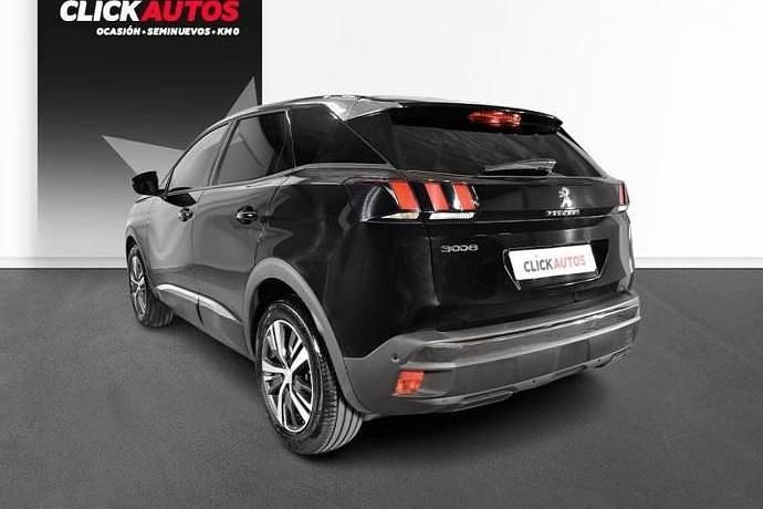 Usado Peugeot 3008 Allure 130 CV (95 kW) 2023 Gris SUV