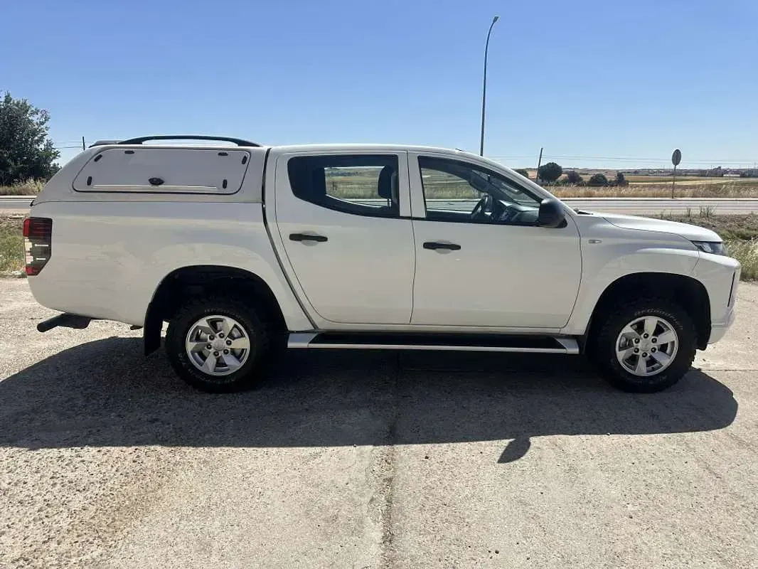 Usado Mitsubishi L200 150 CV (110 kW) 2021 Blanco Pickup/Camioneta